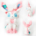 Plushbamse: Pokémon - Sittende Sylveon (30cm) - Gamingsjappa.no